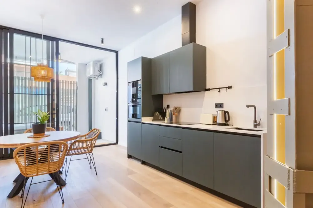 Cocina y comedor de un apartamento en Mestalla, Valencia